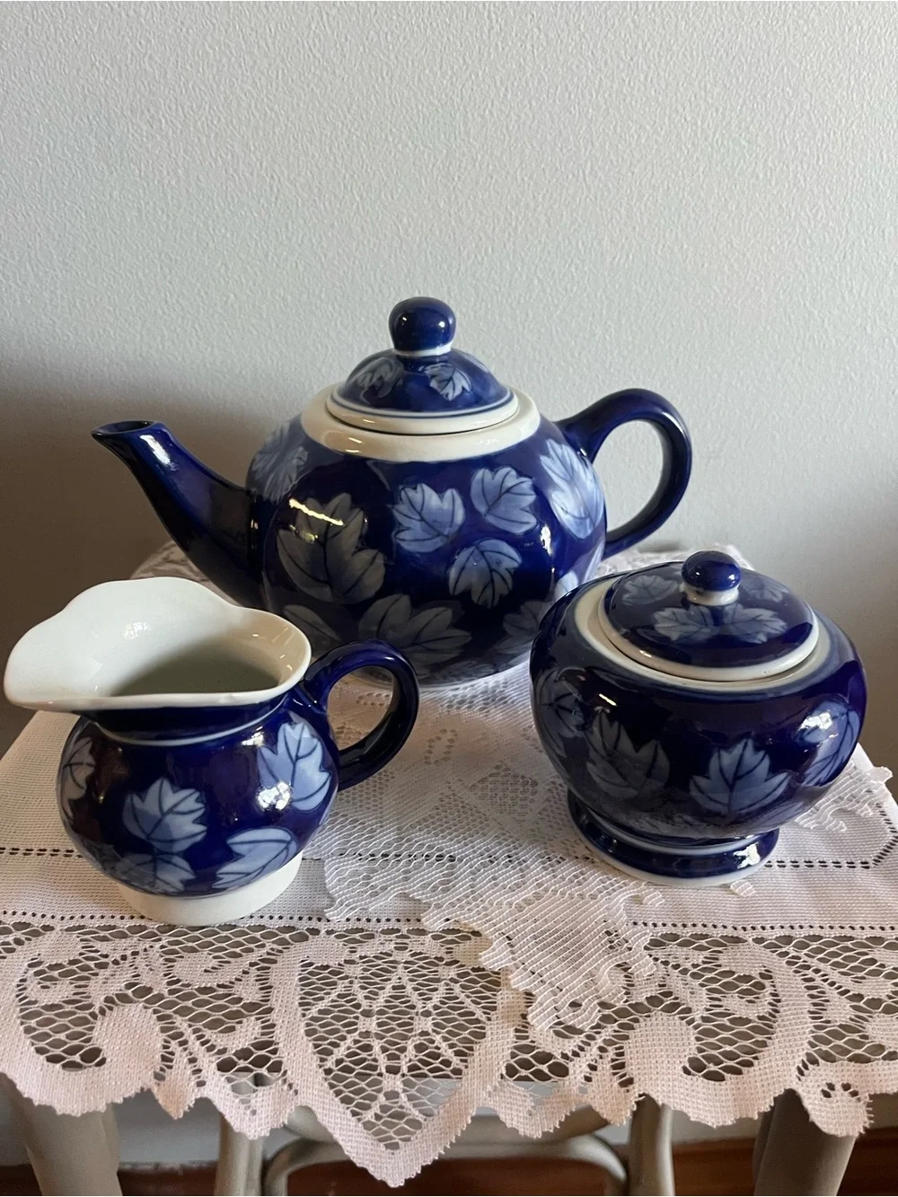 Vintage tea pot , sugar bowl & creamer